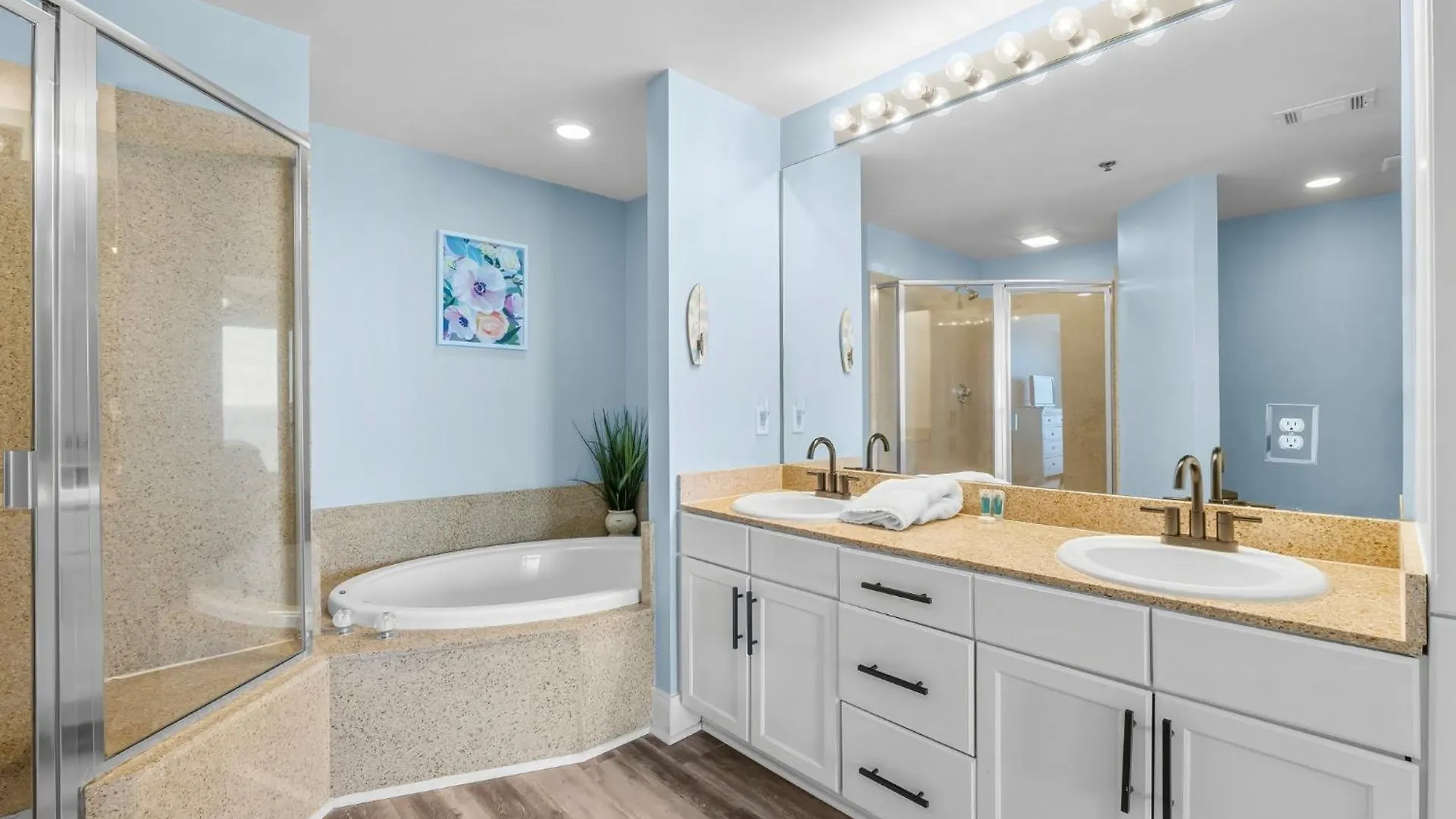 Stunning Ocean Views! Resort Beach Condo! Sleeps 8! By Dolce Vita Getaways Pcb Panama City Beach